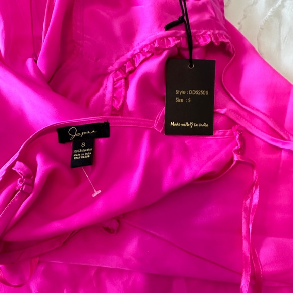 Dress - Picture 3 of 3